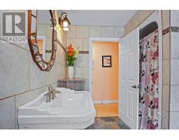 348 Chemaushgon Road, Bancroft, ON K0L1C0 Photo 16