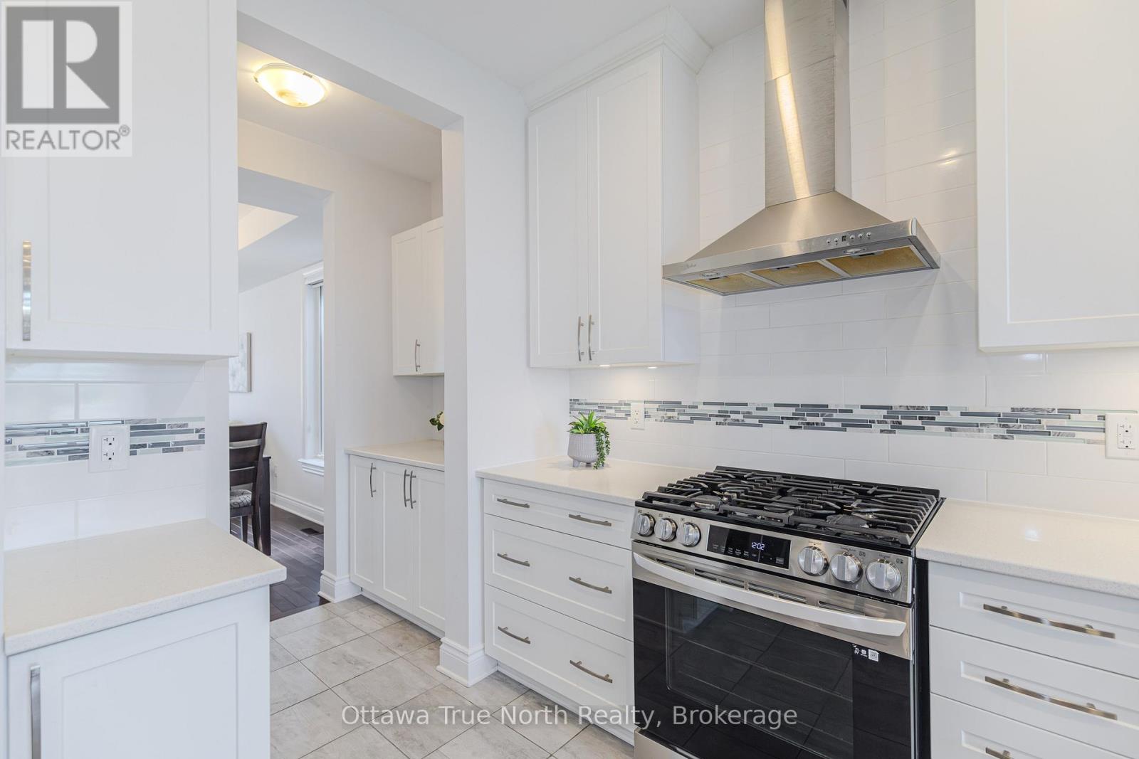 152 FINSBURY AVENUE - 15