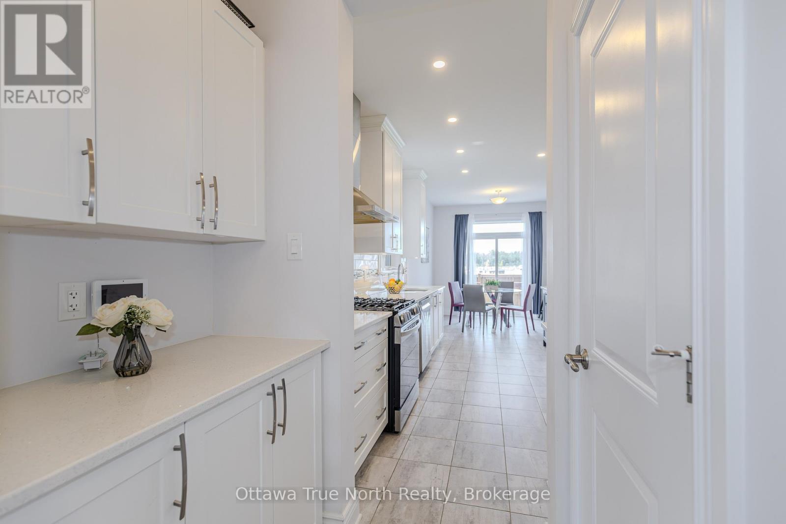 152 FINSBURY AVENUE - 13