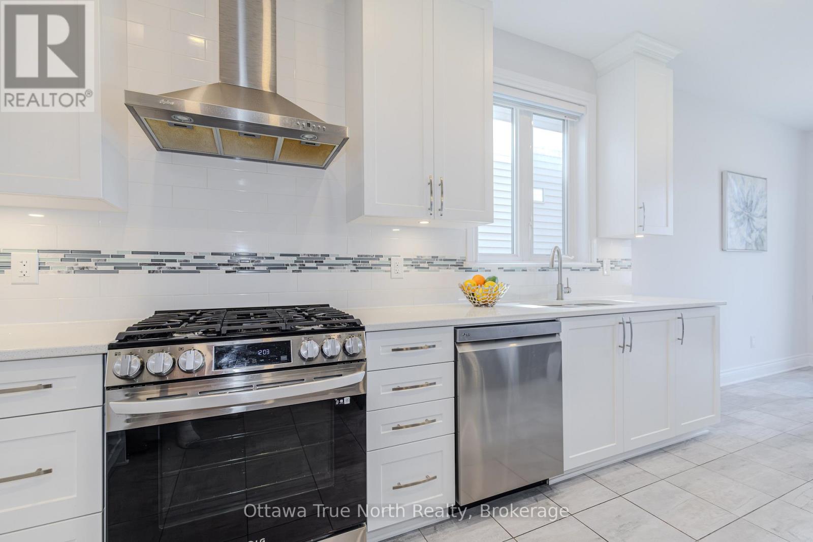 152 FINSBURY AVENUE - 22