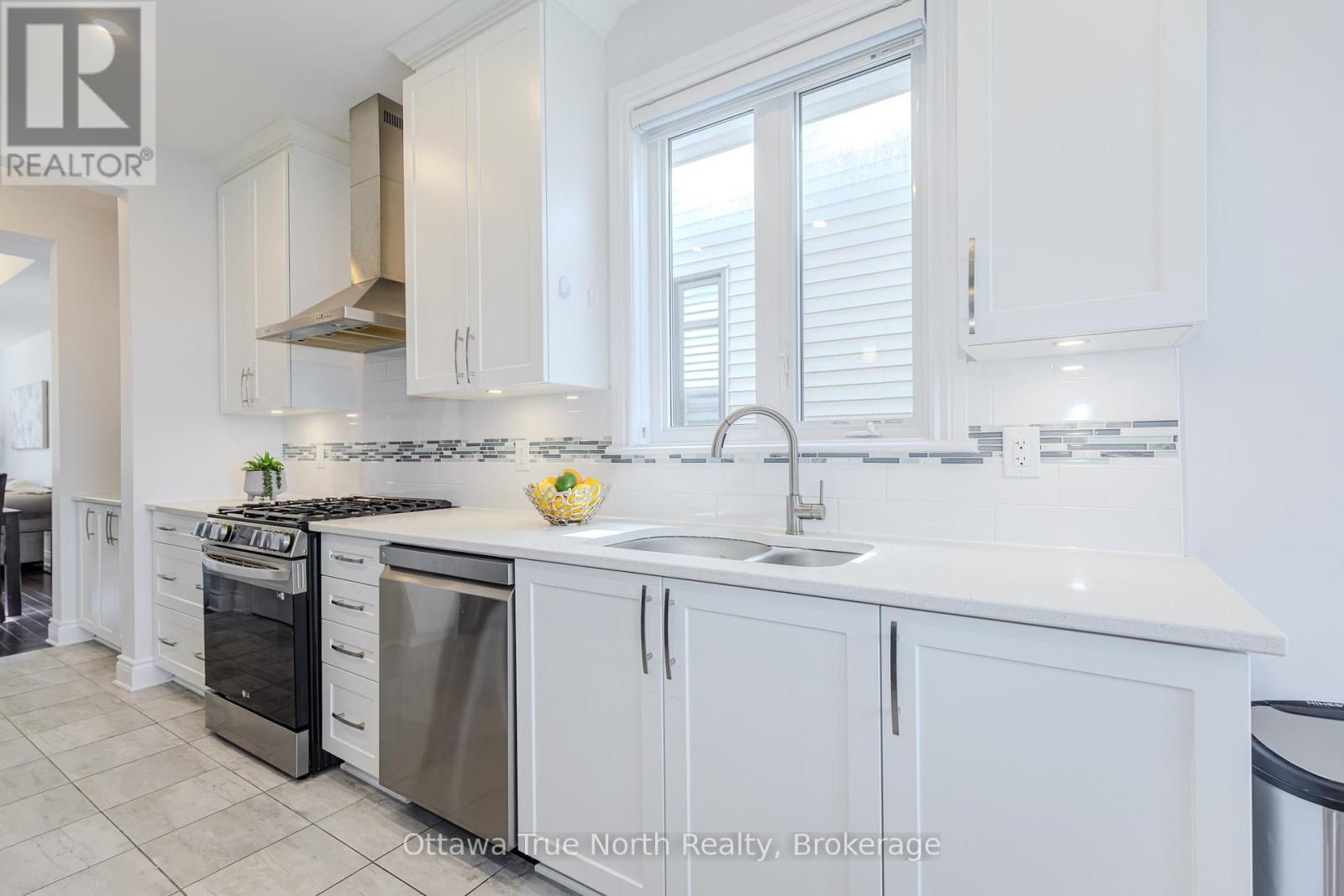 152 FINSBURY AVENUE - 20