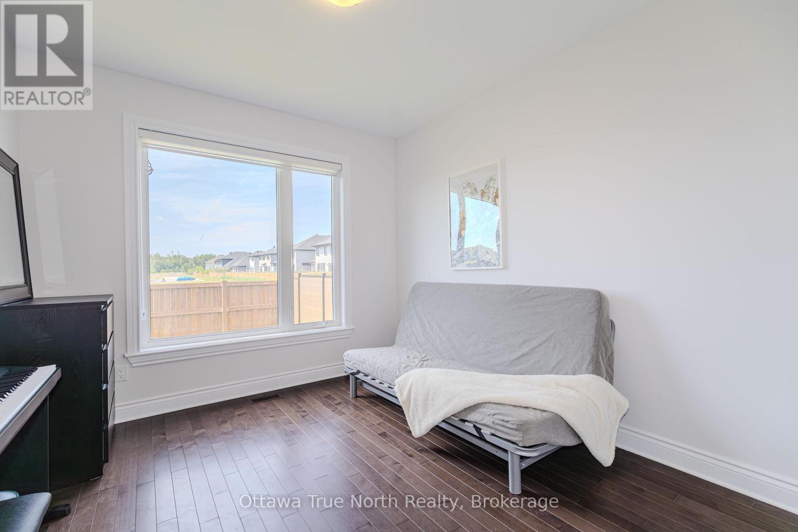 152 FINSBURY AVENUE - 27