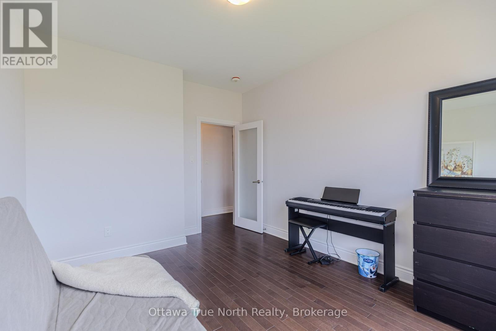 152 FINSBURY AVENUE - 29