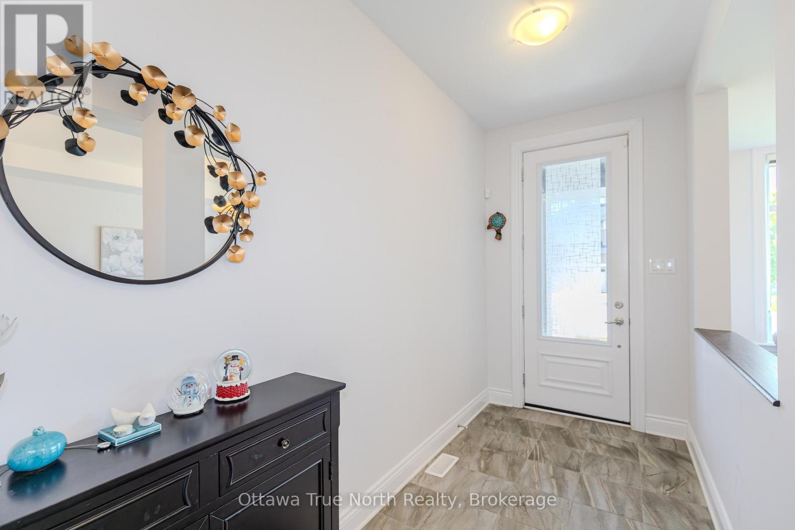 152 FINSBURY AVENUE - 6