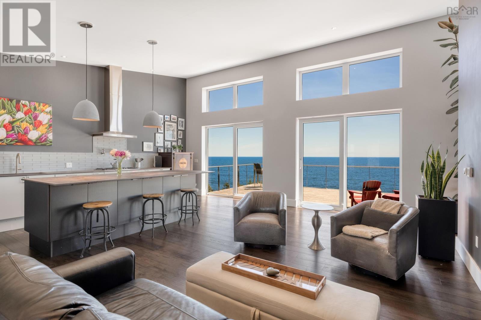 200 Middle Road - 9