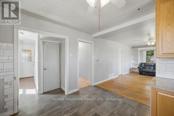 1527 KILLARNEY BEACH ROAD - 10