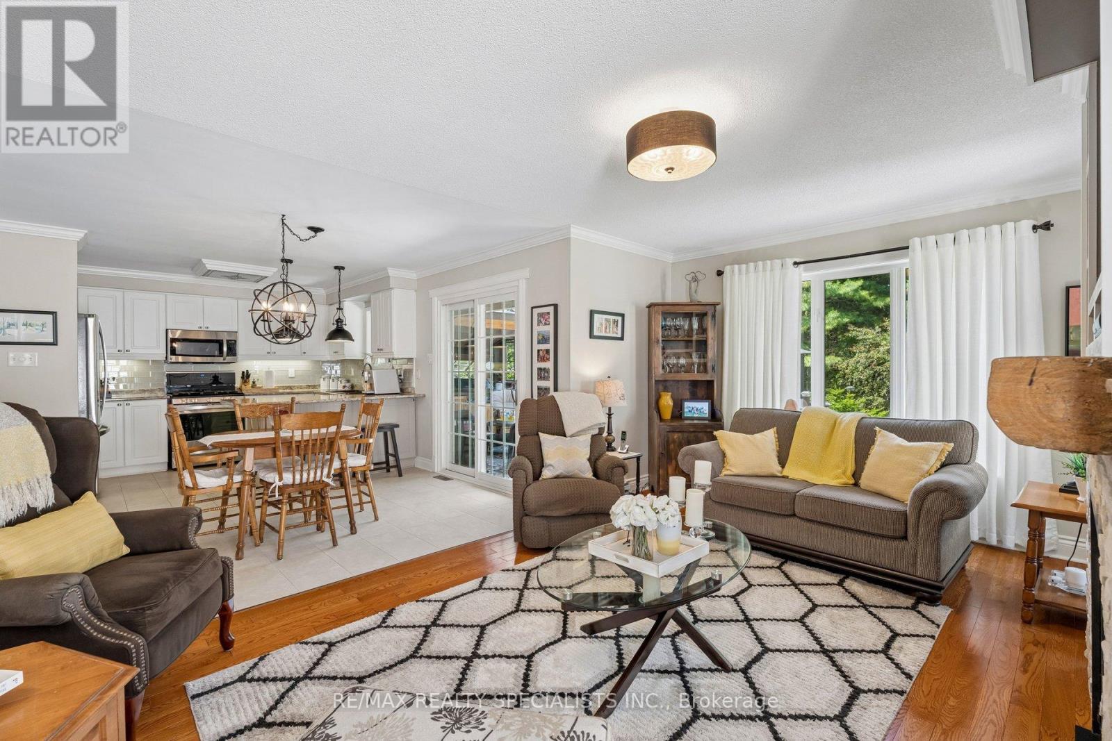 43 BUSH CRESCENT - 13