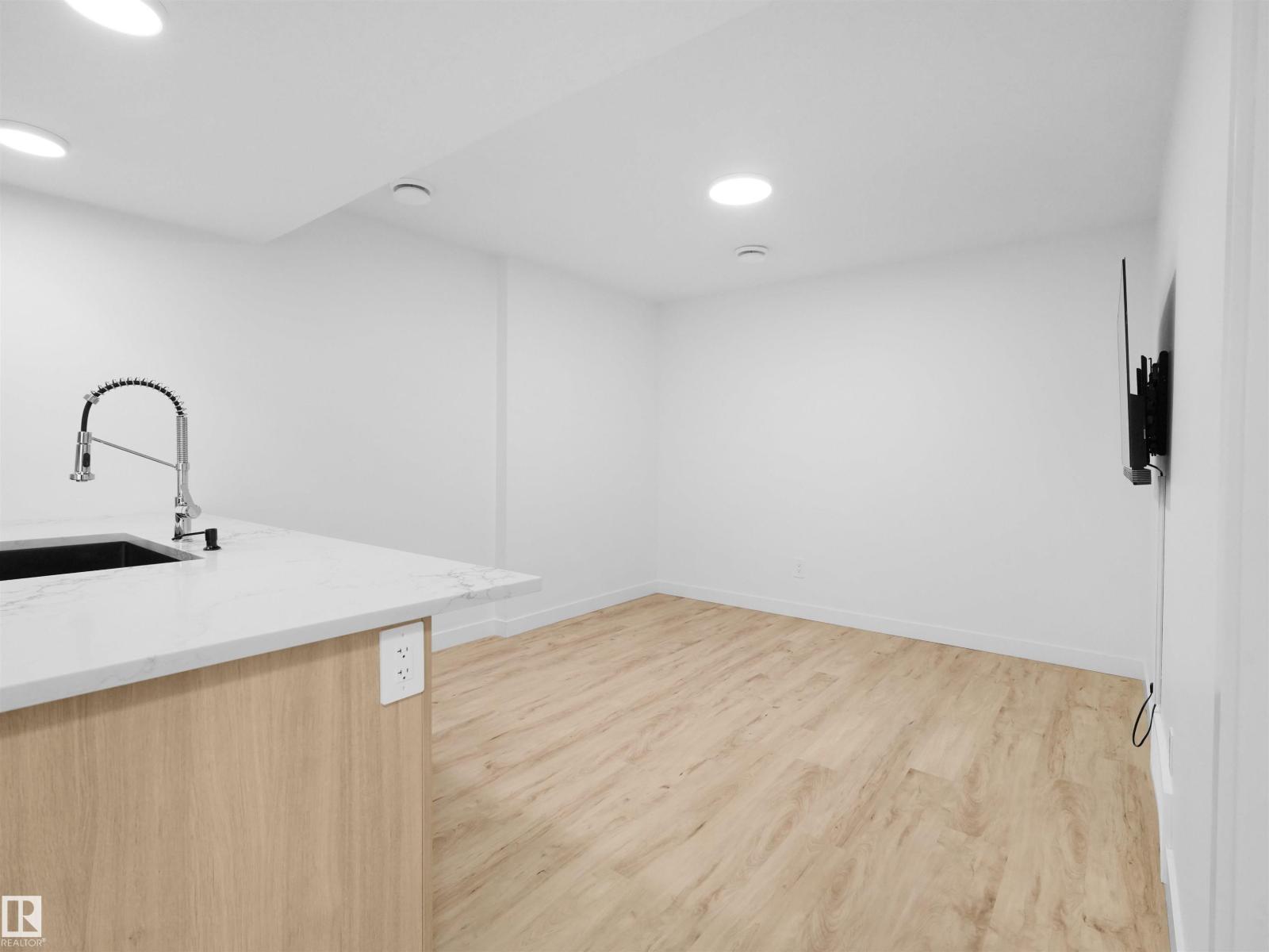 3332 168 ST SW - 49