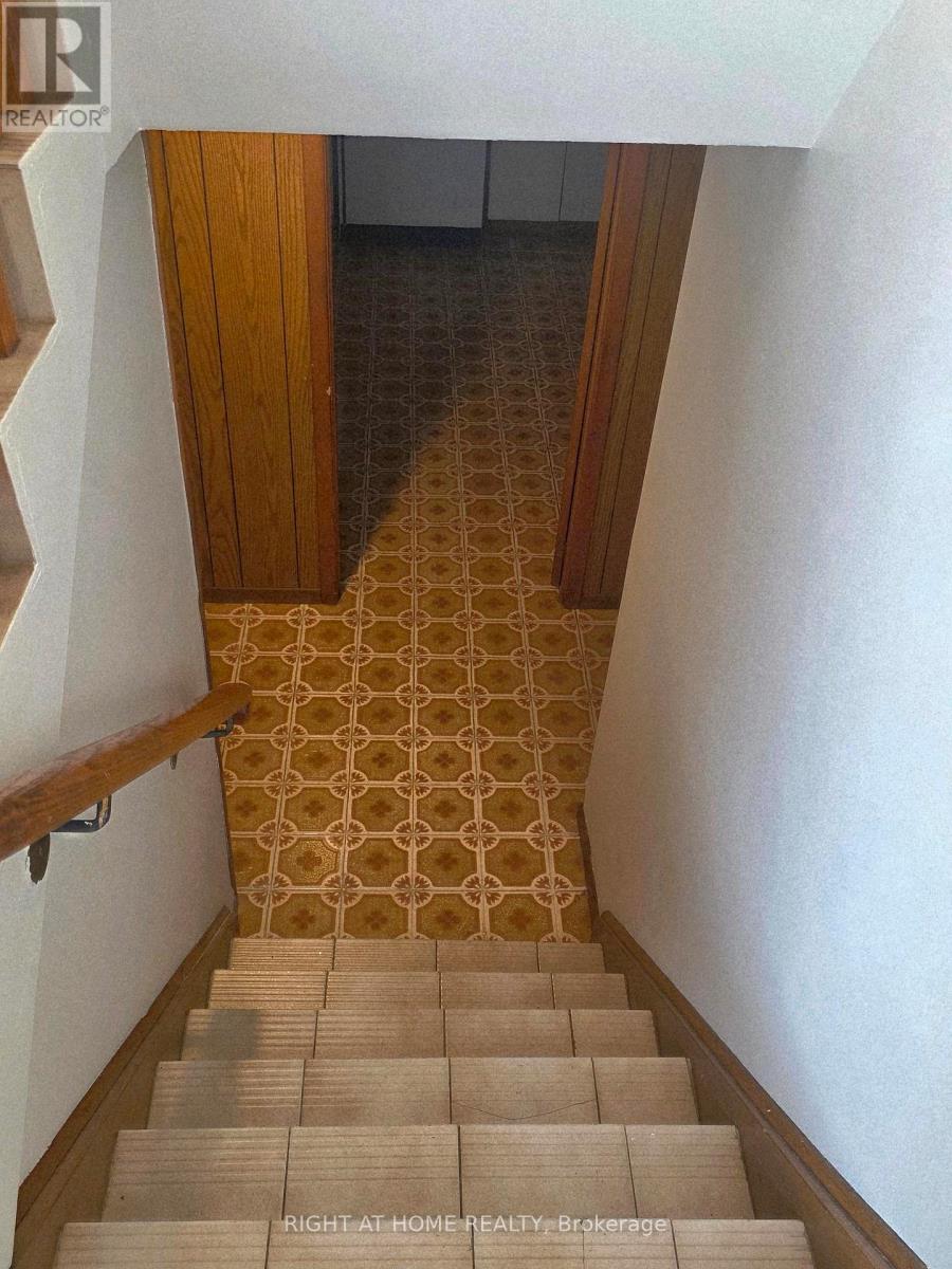 Downstairs to lower level apartment