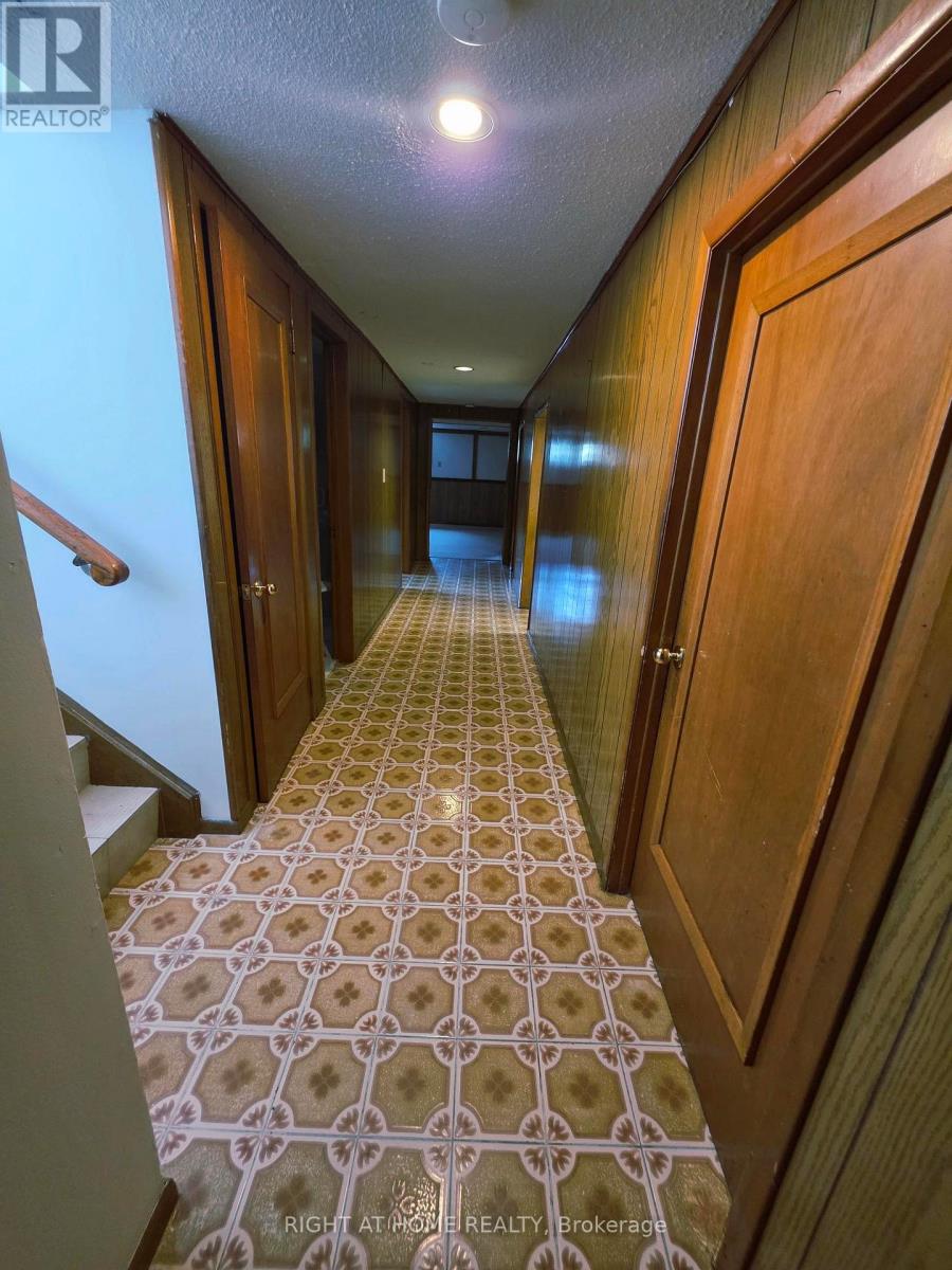 Main hallway access all rooms