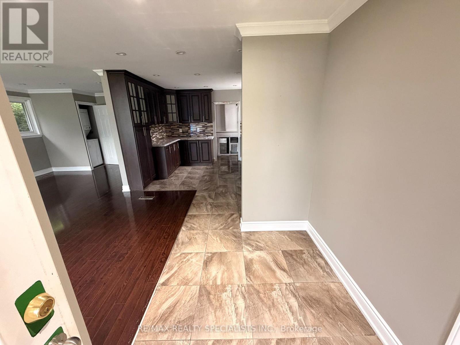 22 BEECHWOOD CRESCENT - 4