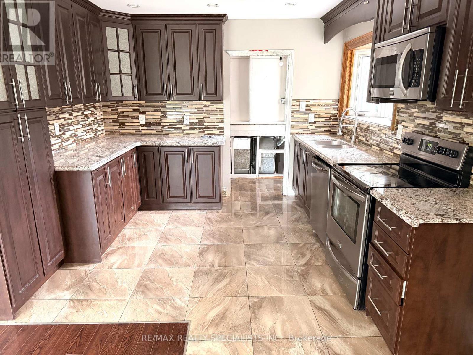 22 BEECHWOOD CRESCENT - 5