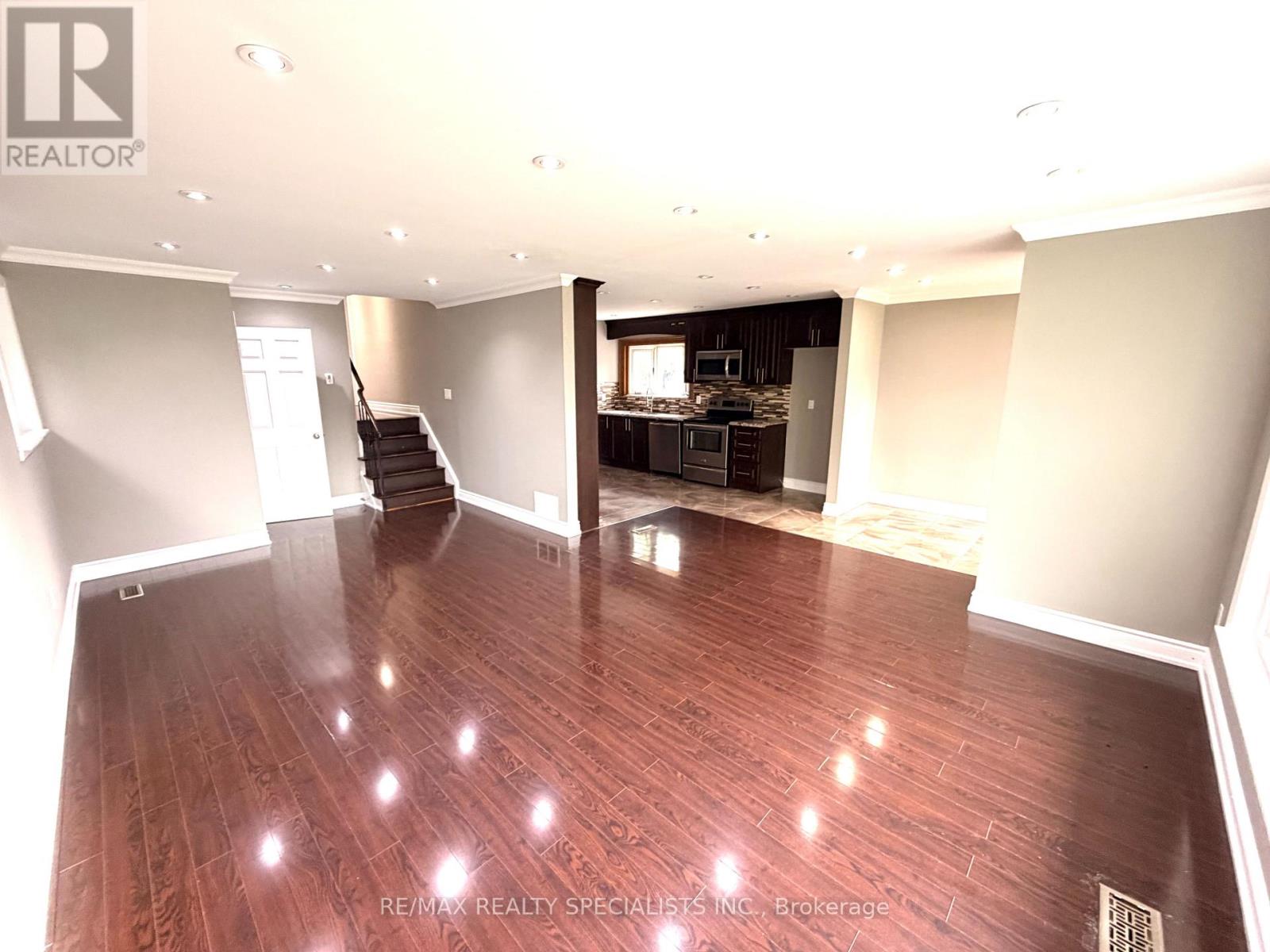 22 BEECHWOOD CRESCENT - 6