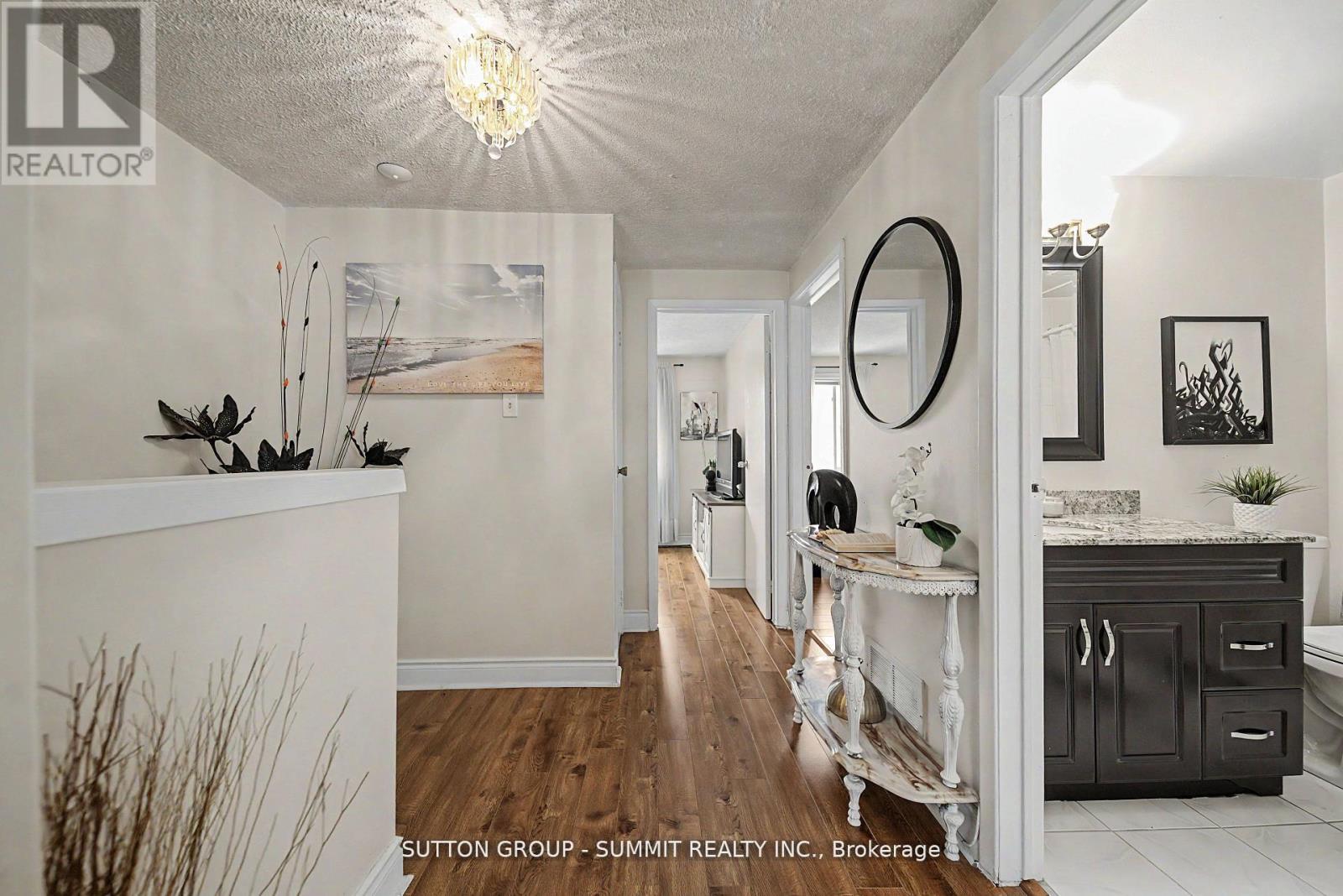 #61 45 HANSEN ROAD N - 16