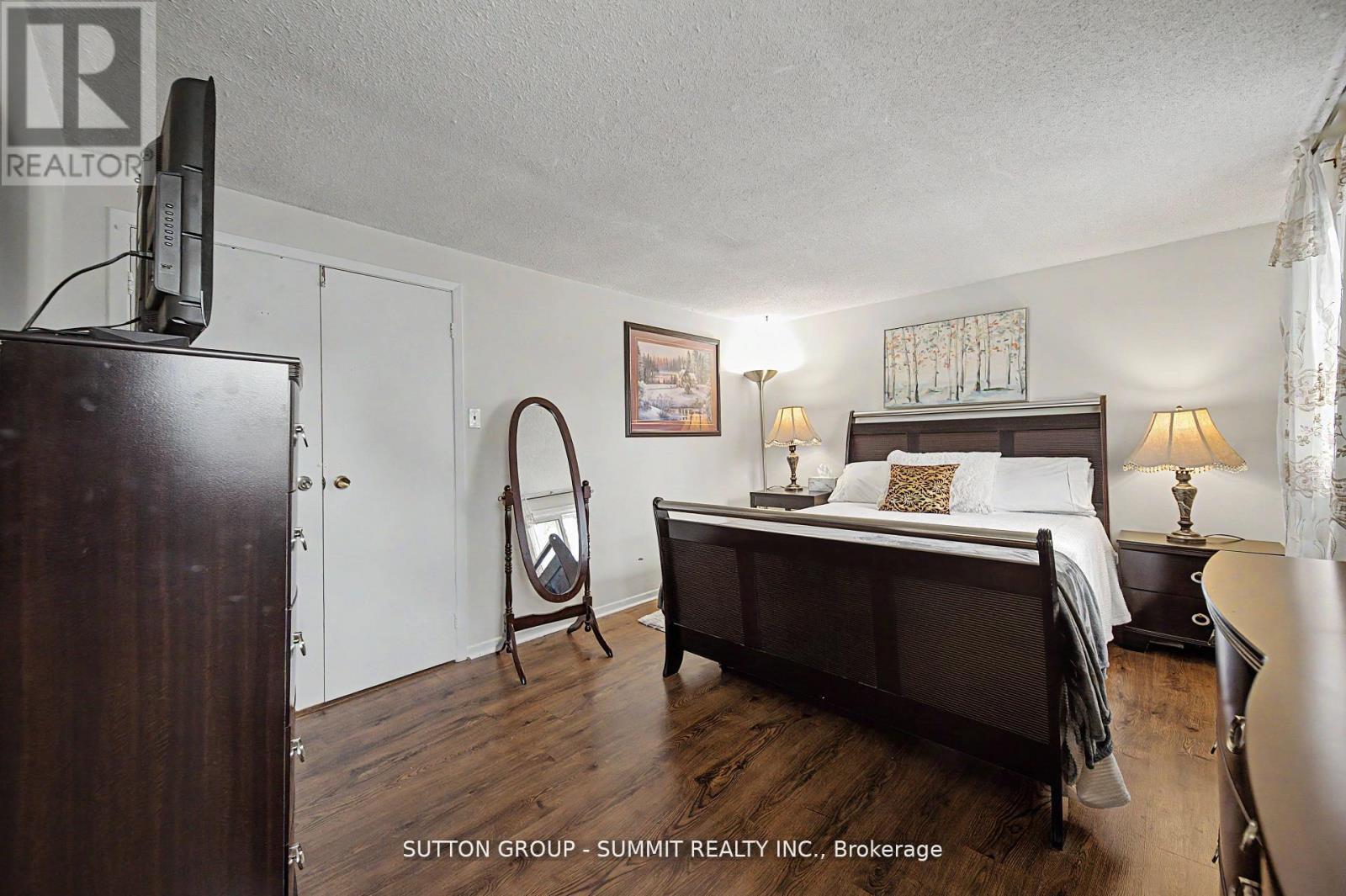 #61 45 HANSEN ROAD N - 22