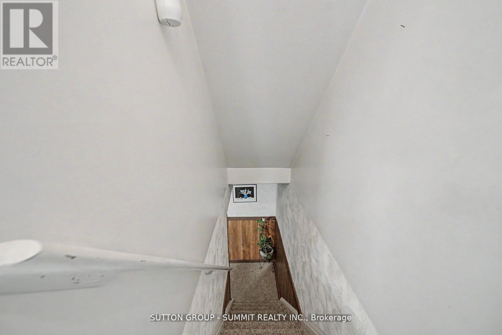 #61 45 HANSEN ROAD N - 25