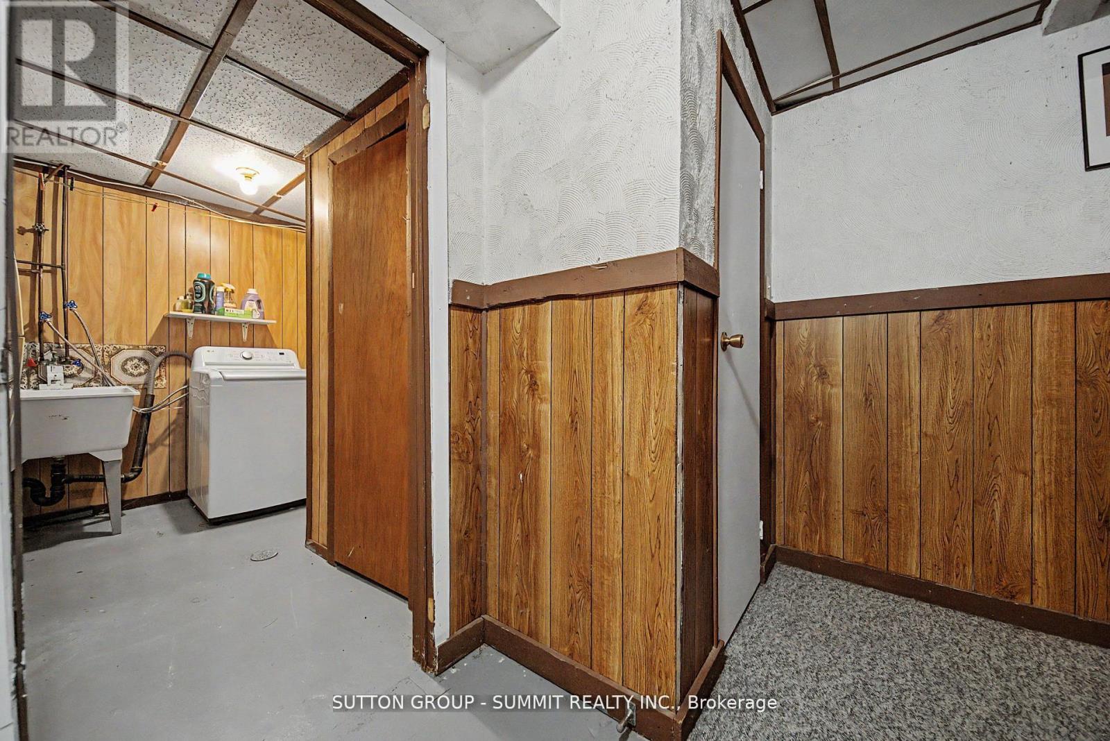 #61 45 HANSEN ROAD N - 30