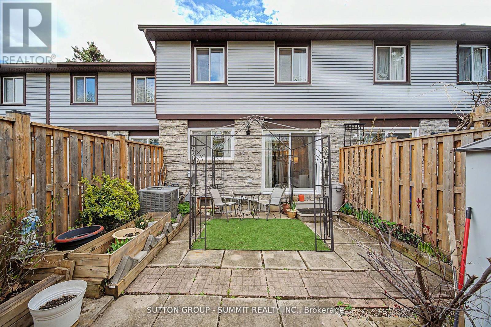 #61 45 HANSEN ROAD N - 31