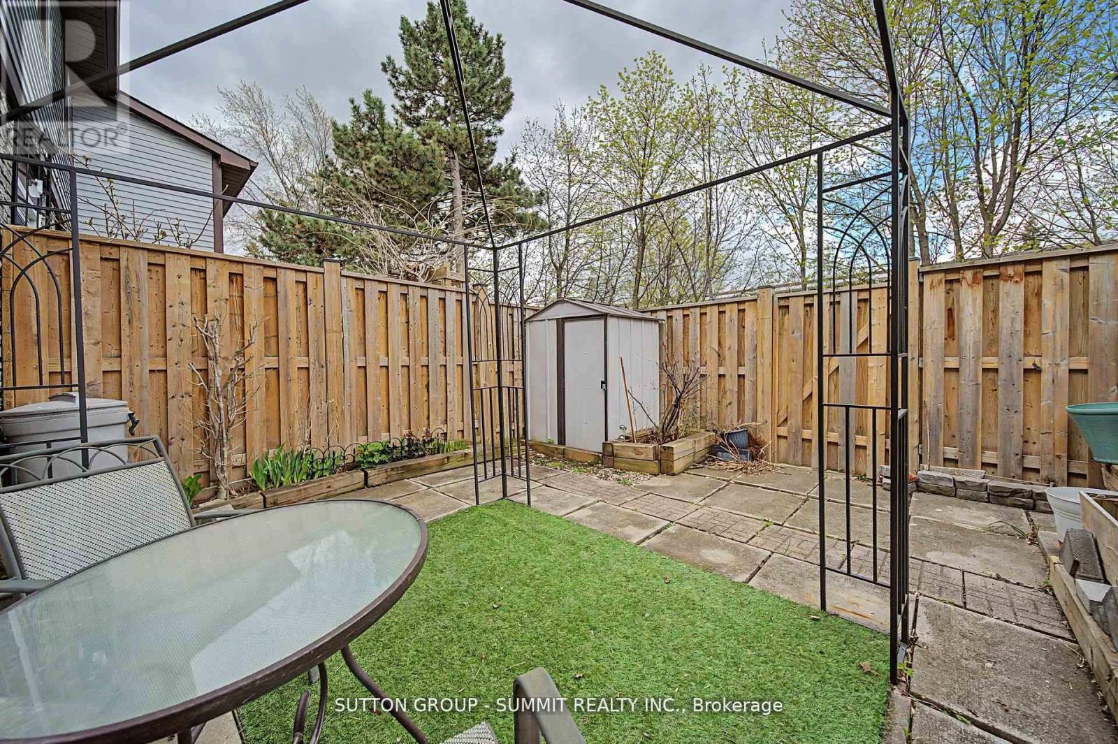 #61 45 HANSEN ROAD N - 32