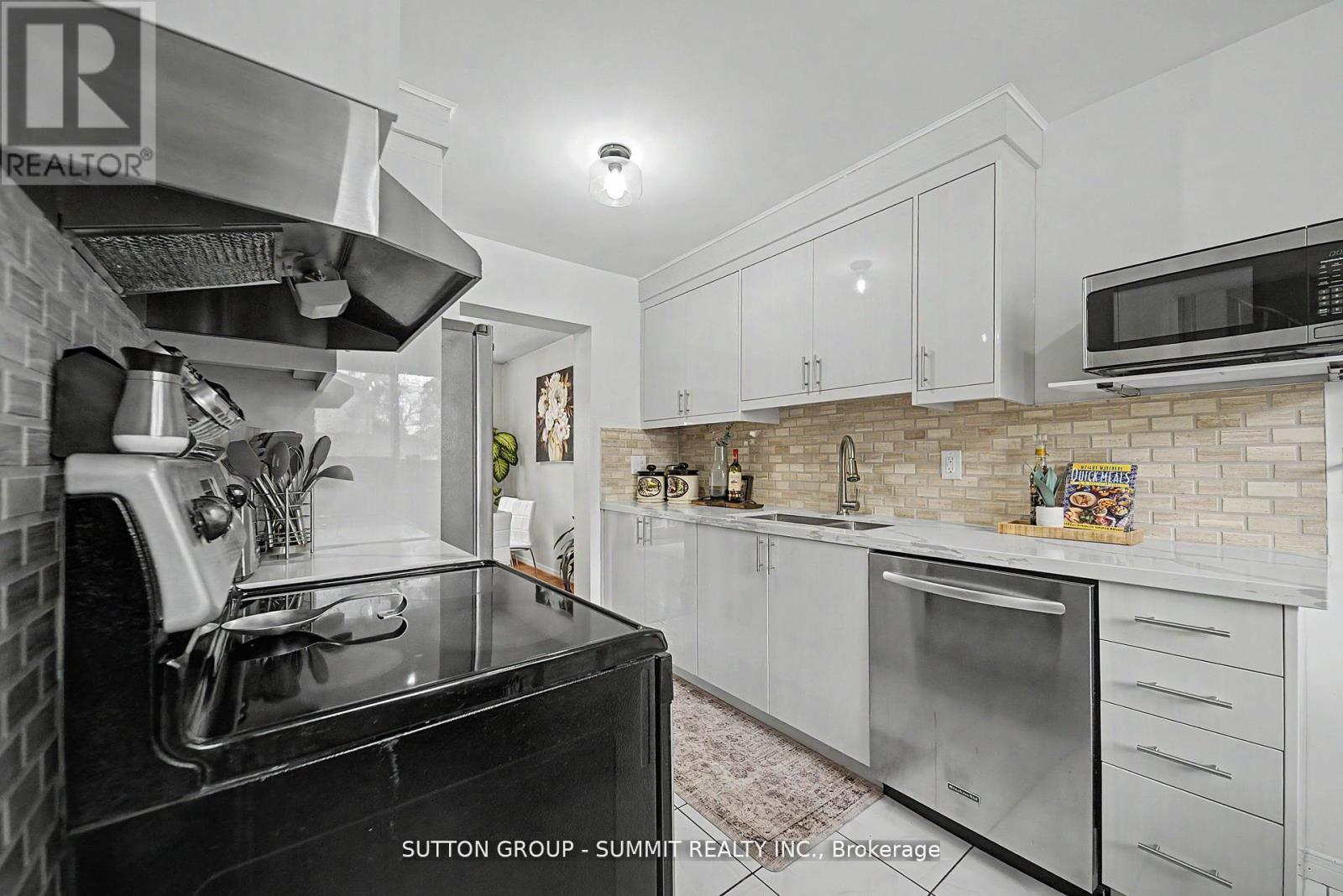 #61 45 HANSEN ROAD N - 6