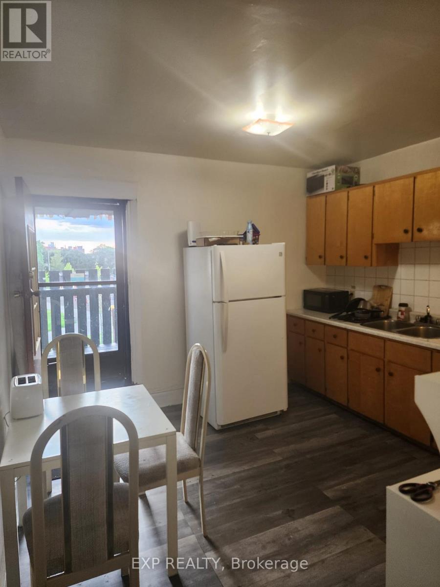 521 BARTON STREET E - 2