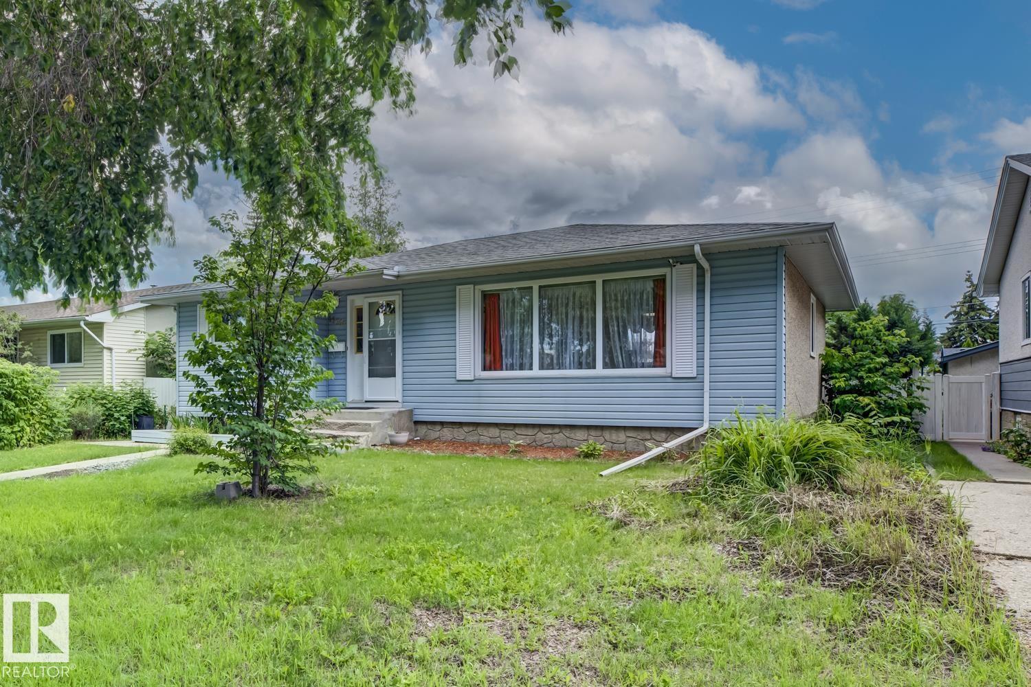 15707 92 AV NW - 1