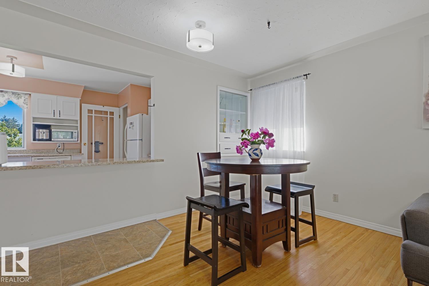 15707 92 AV NW - 17