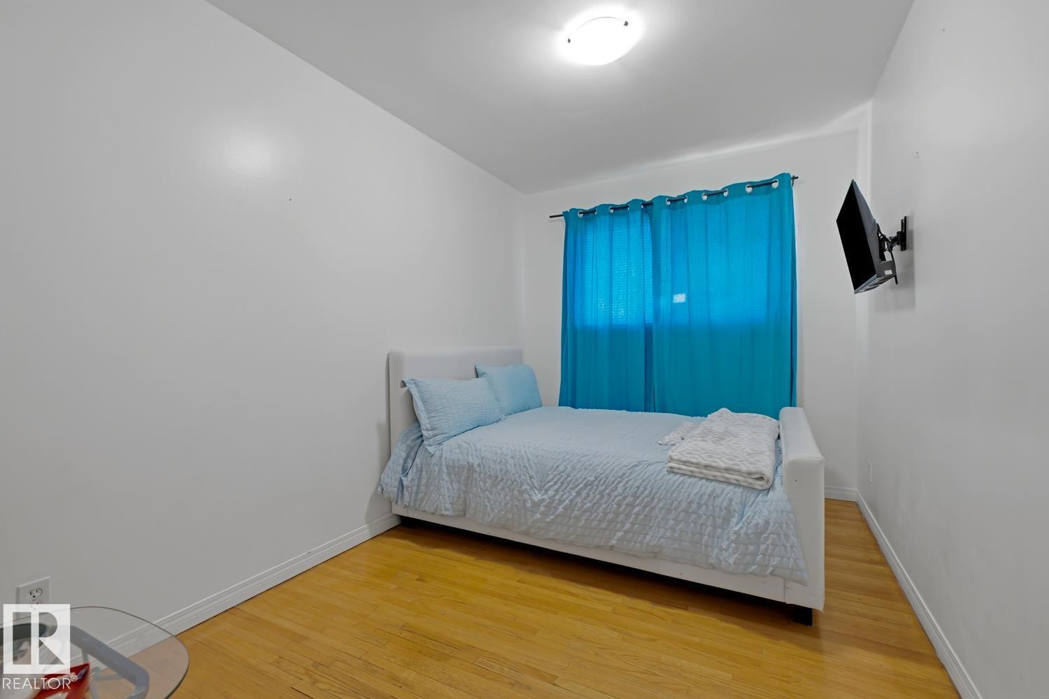 15707 92 AV NW - 32