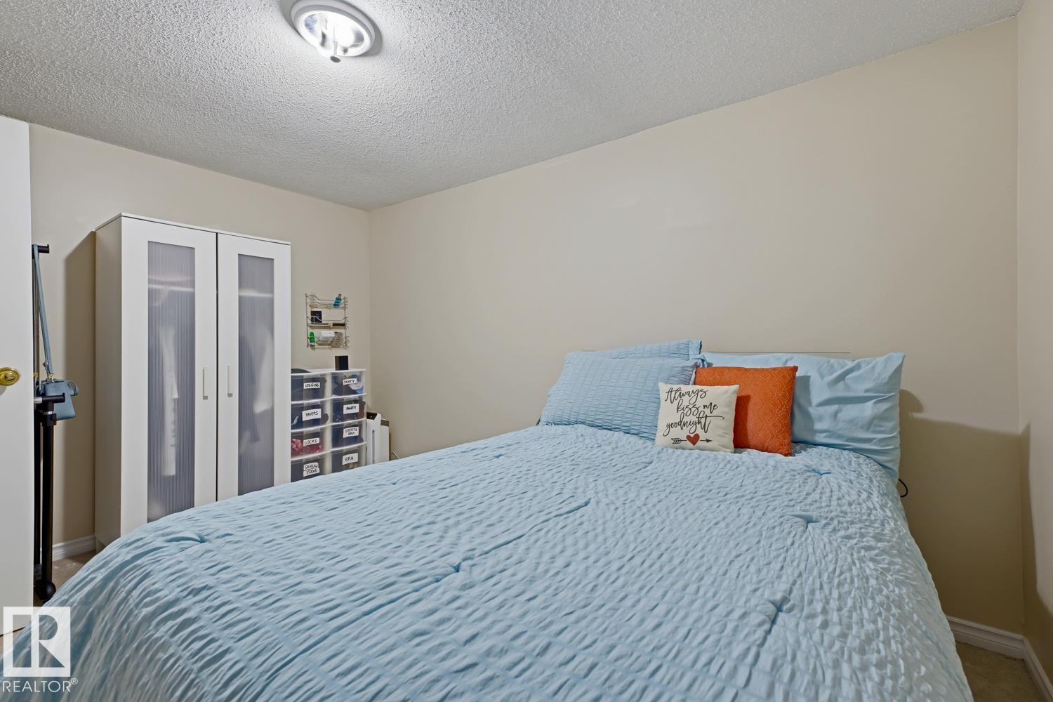 15707 92 AV NW - 37