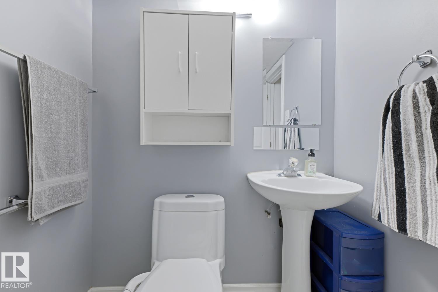 15707 92 AV NW - 39