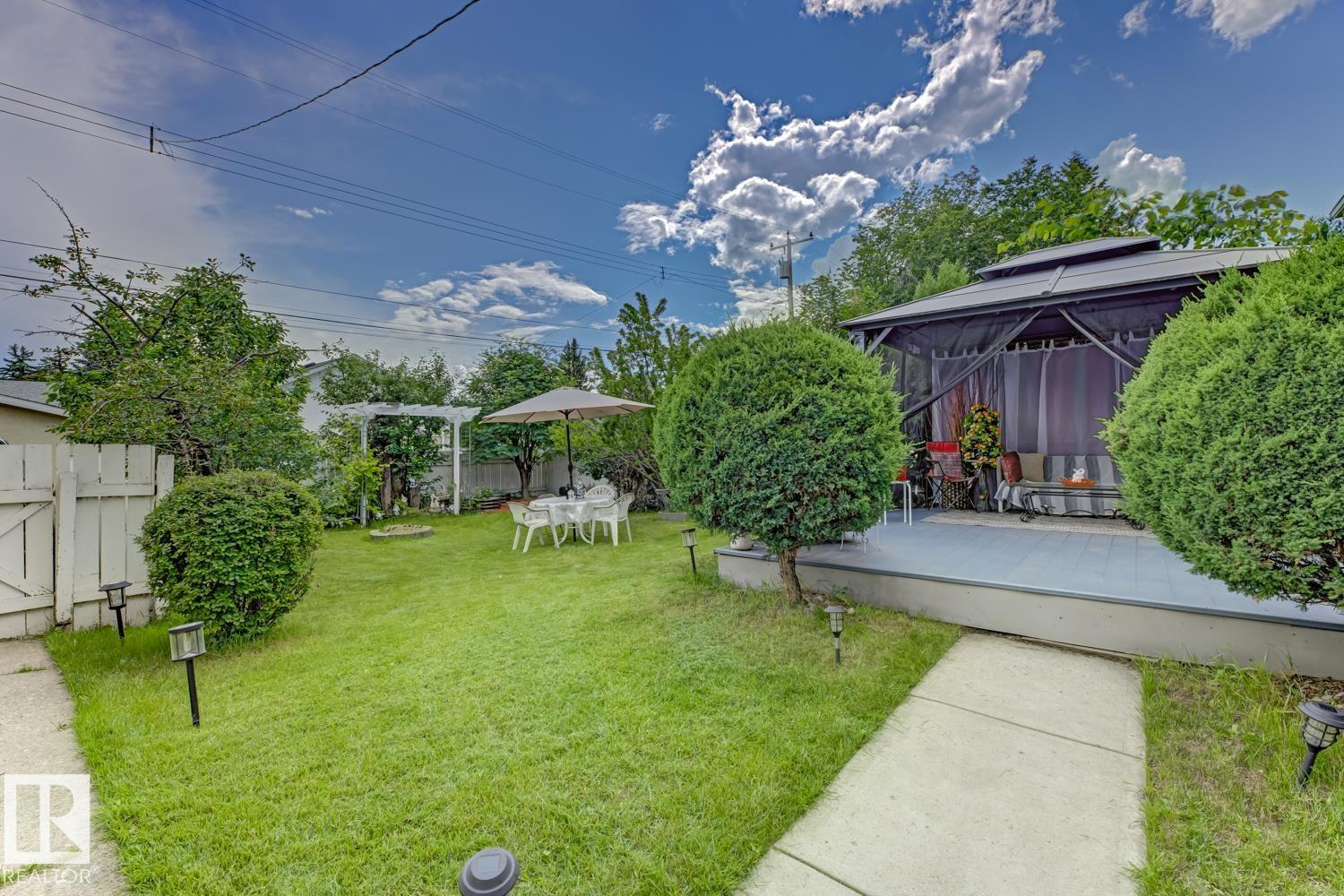 15707 92 AV NW - 4