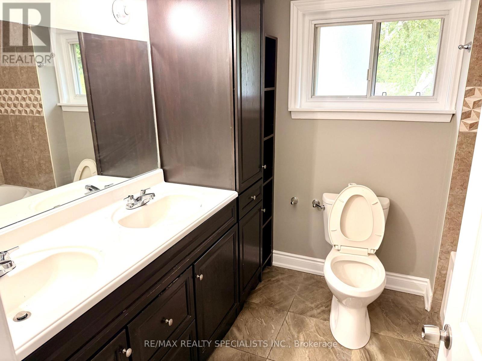 22 BEECHWOOD CRESCENT - 11