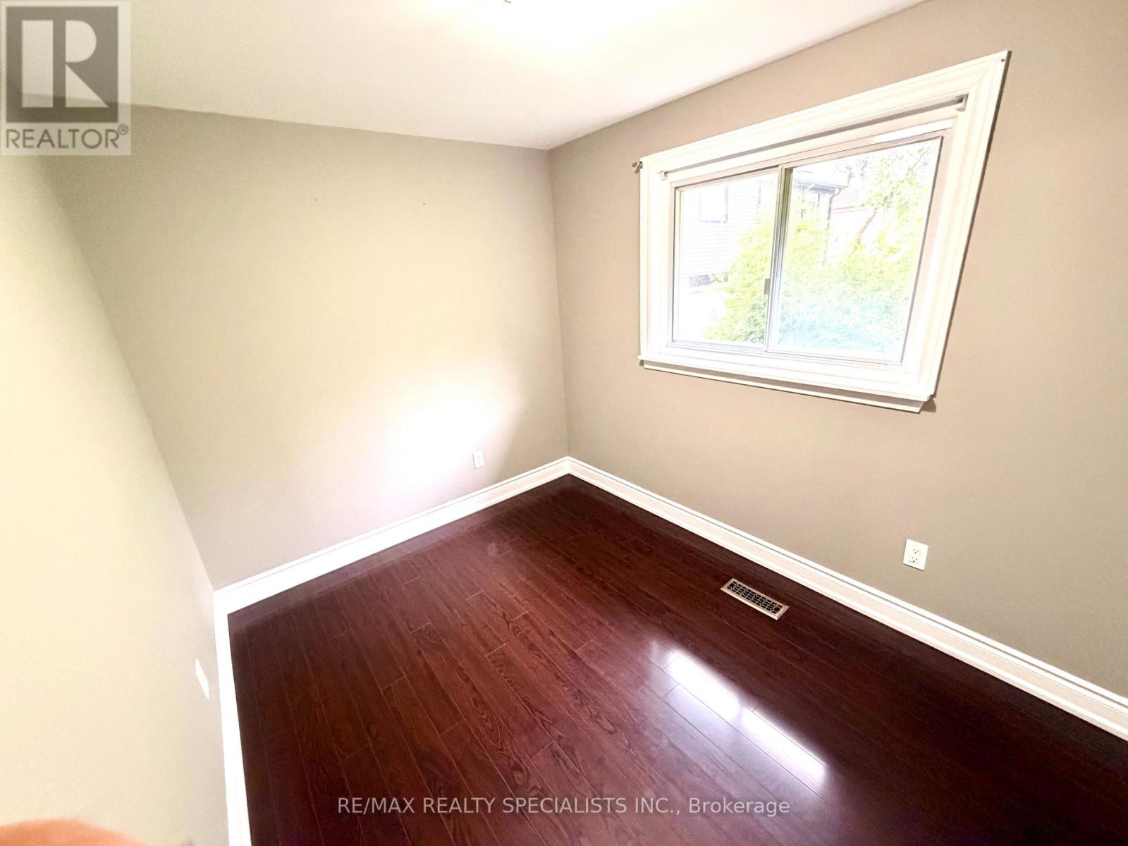 22 BEECHWOOD CRESCENT - 15