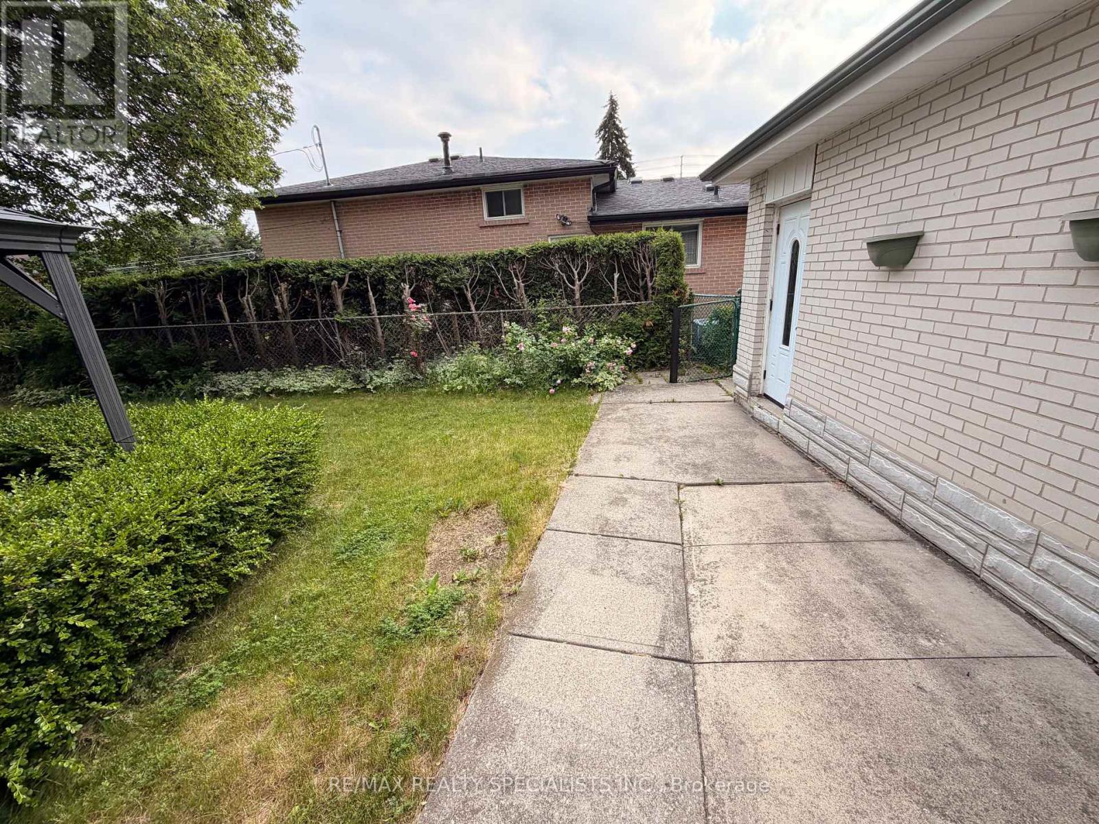 22 BEECHWOOD CRESCENT - 19