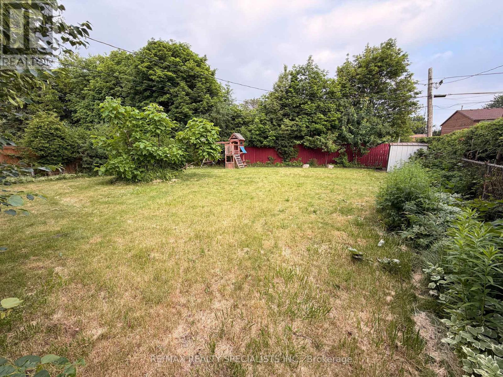 22 BEECHWOOD CRESCENT - 23