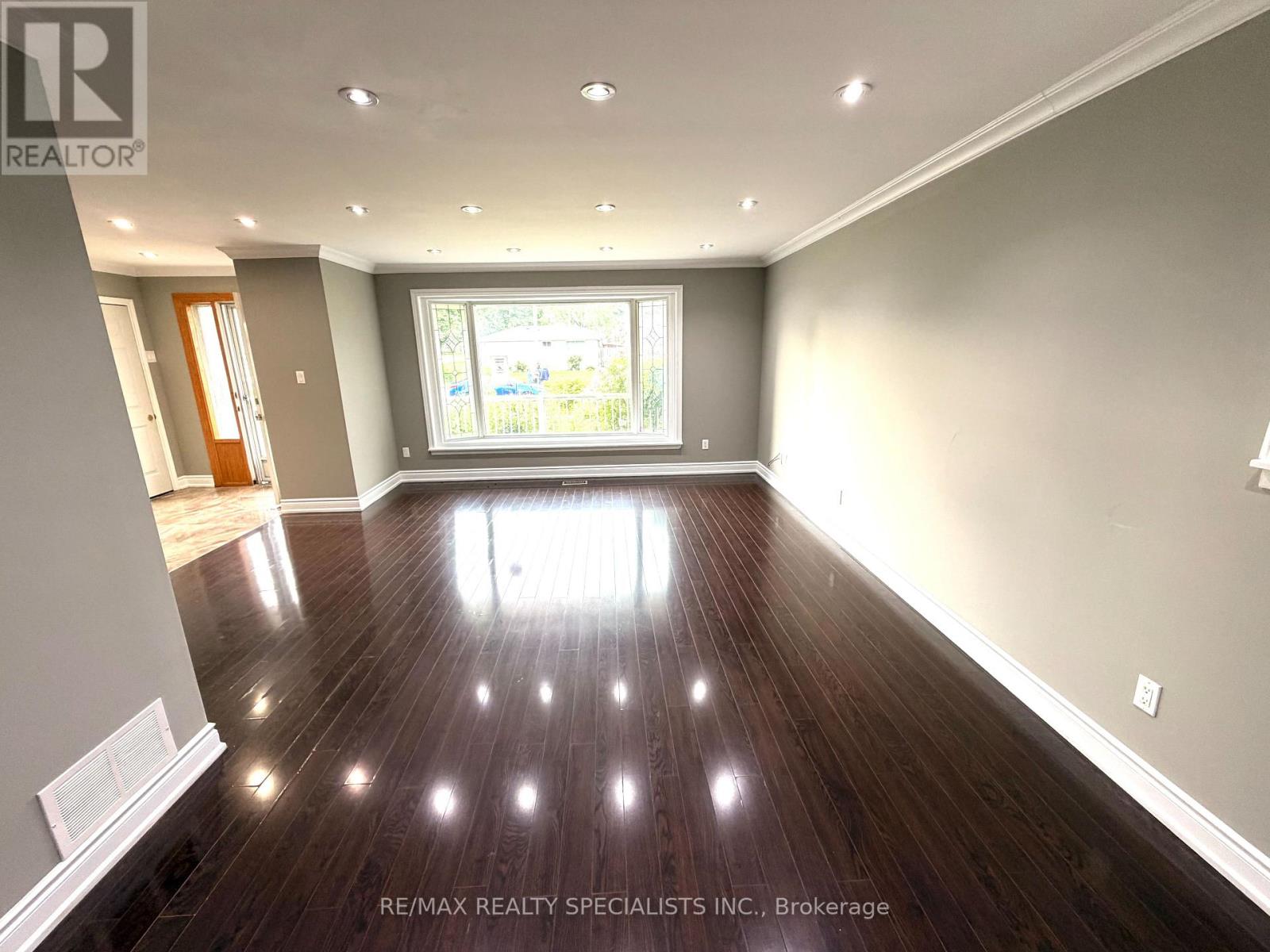 22 BEECHWOOD CRESCENT - 9