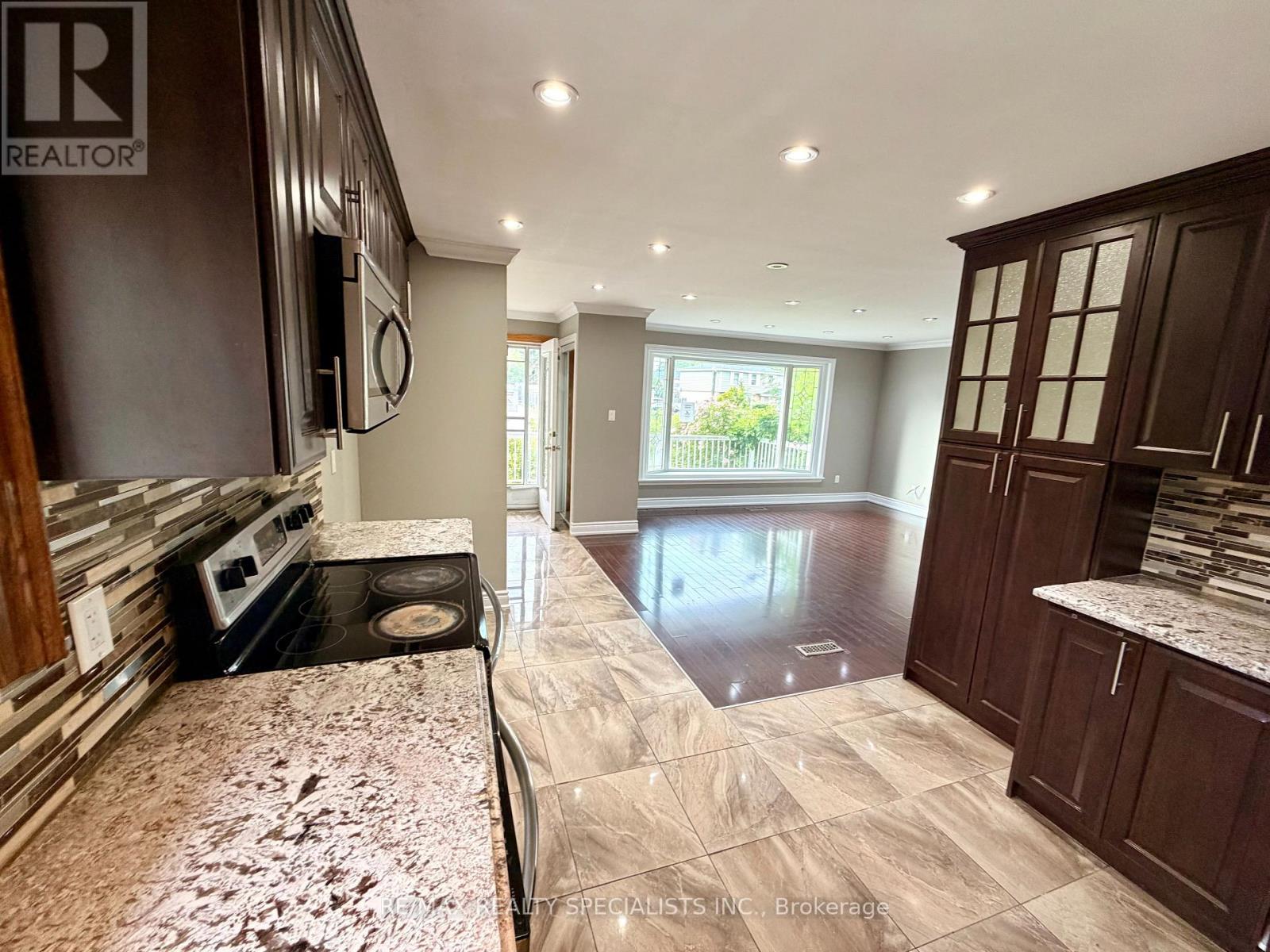 22 BEECHWOOD CRESCENT - 8