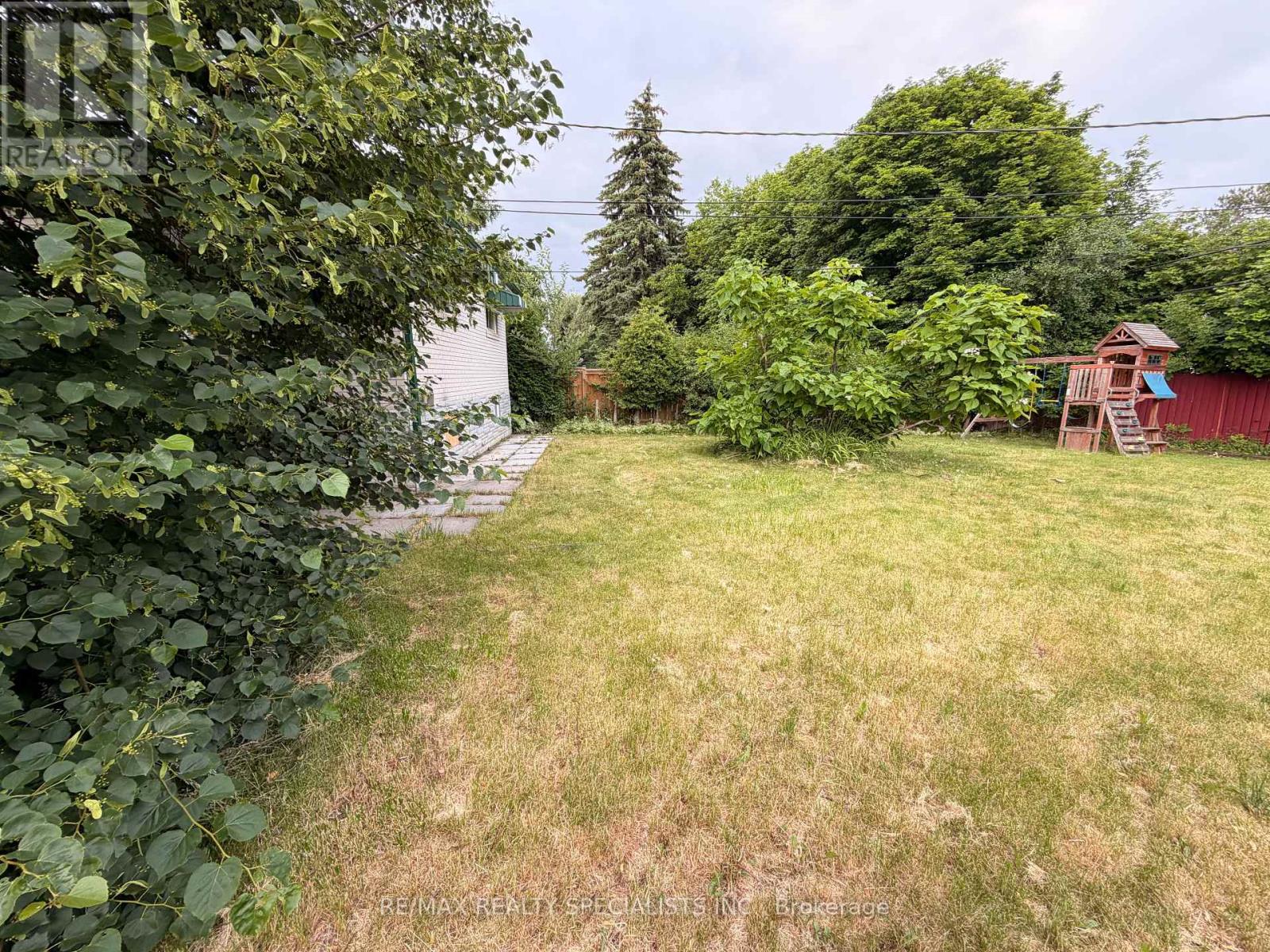 22 BEECHWOOD CRESCENT - 22