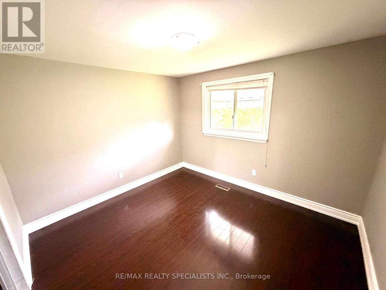 22 BEECHWOOD CRESCENT - 16