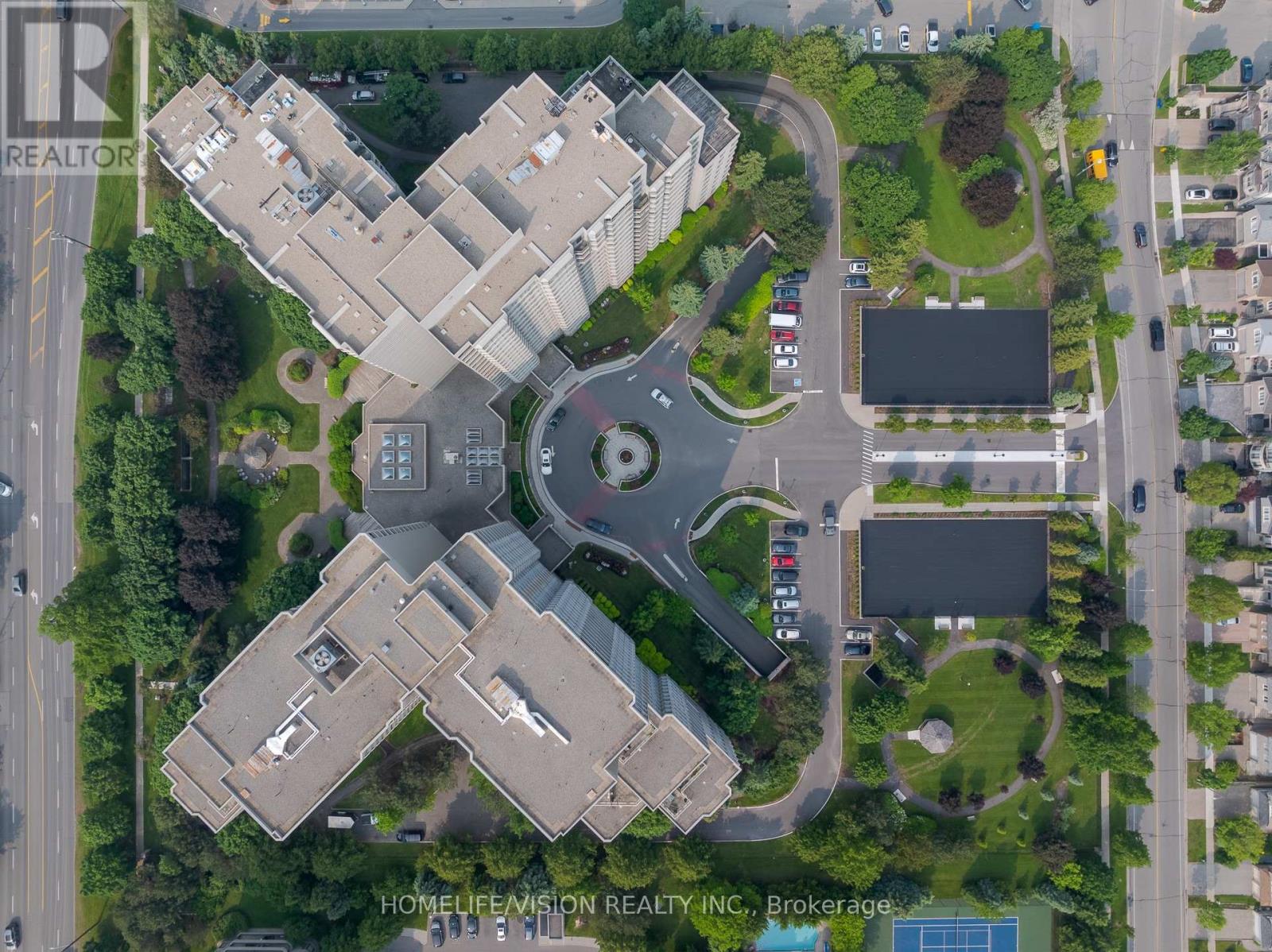 #413 7 TOWNSGATE DRIVE - 48
