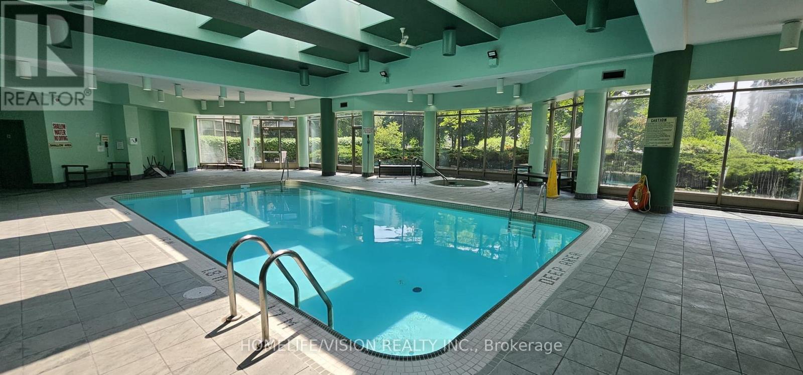 #413 7 TOWNSGATE DRIVE - 36