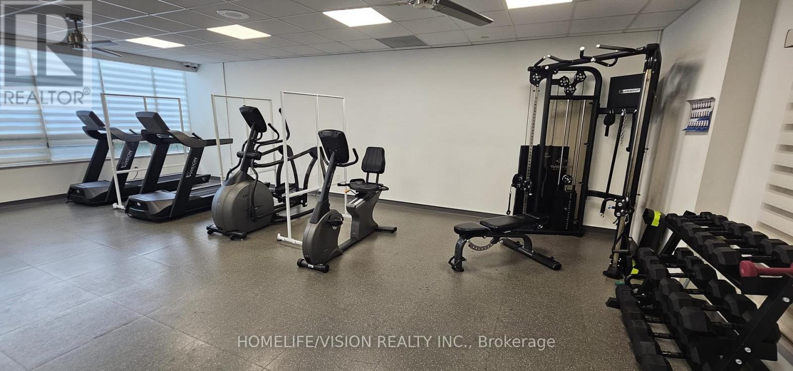 #413 7 TOWNSGATE DRIVE - 33