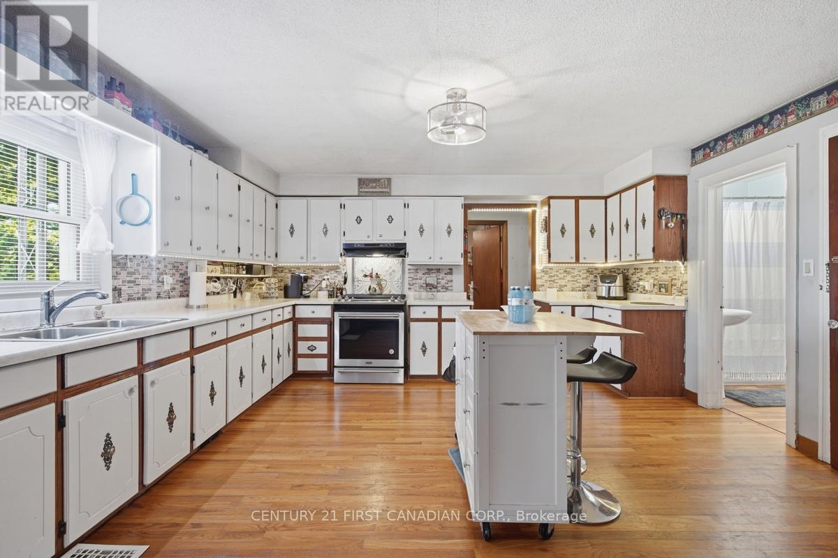 142 FREDERIC STREET W - 11