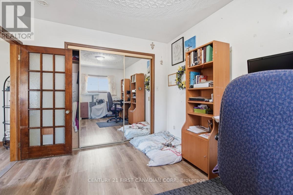 142 FREDERIC STREET W - 20