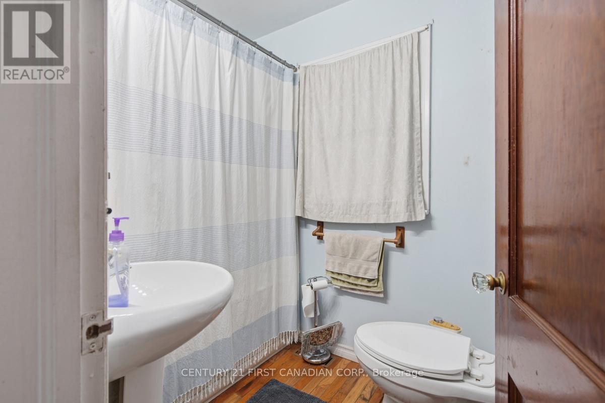142 FREDERIC STREET W - 21