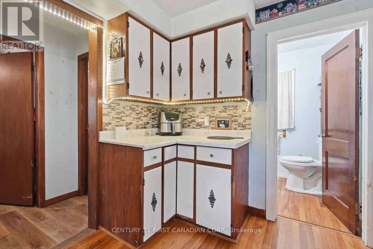 142 FREDERIC STREET W - 17
