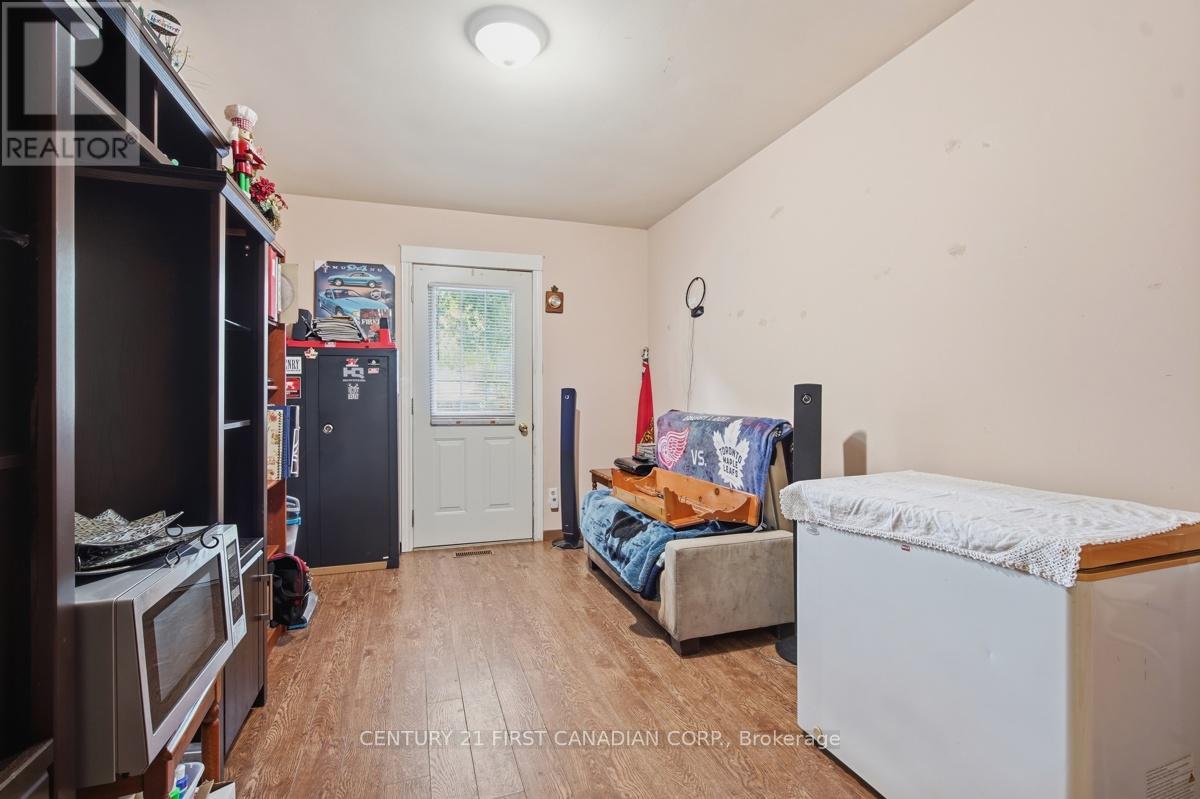 142 FREDERIC STREET W - 25