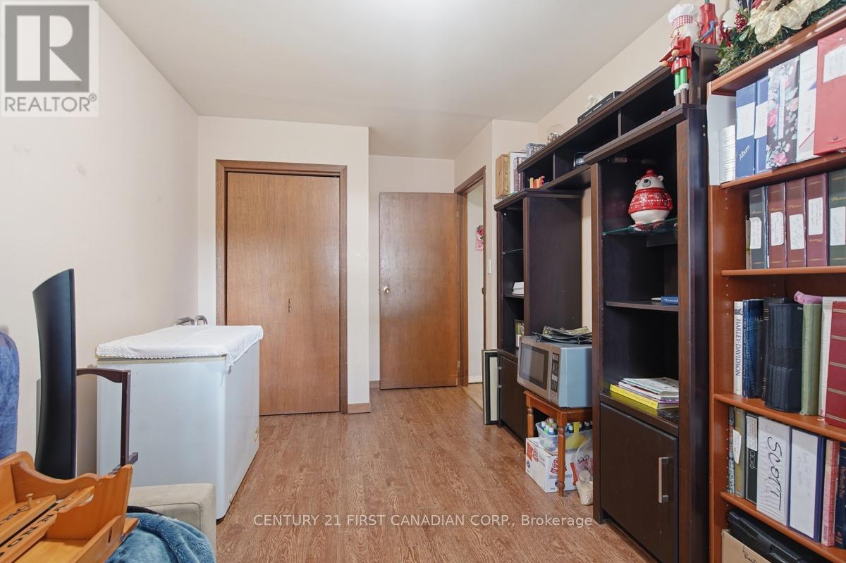 142 FREDERIC STREET W - 26