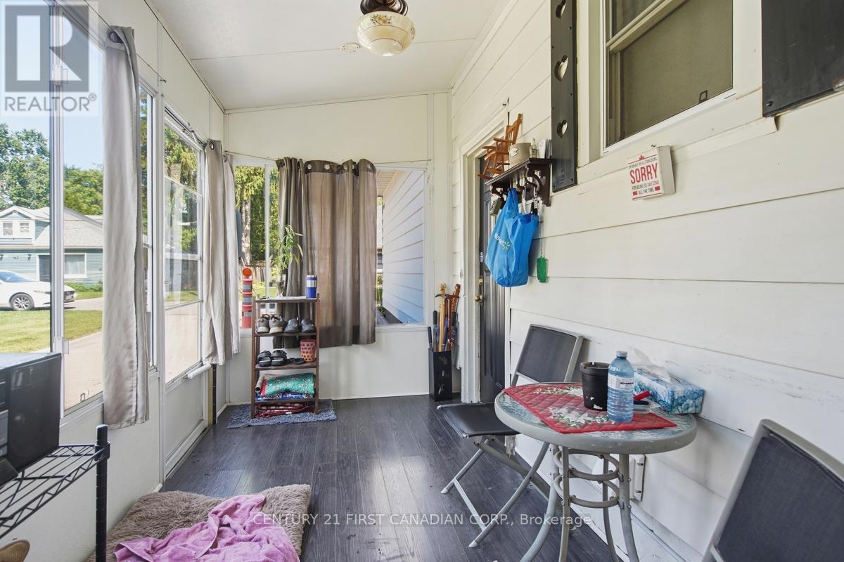 142 FREDERIC STREET W - 40