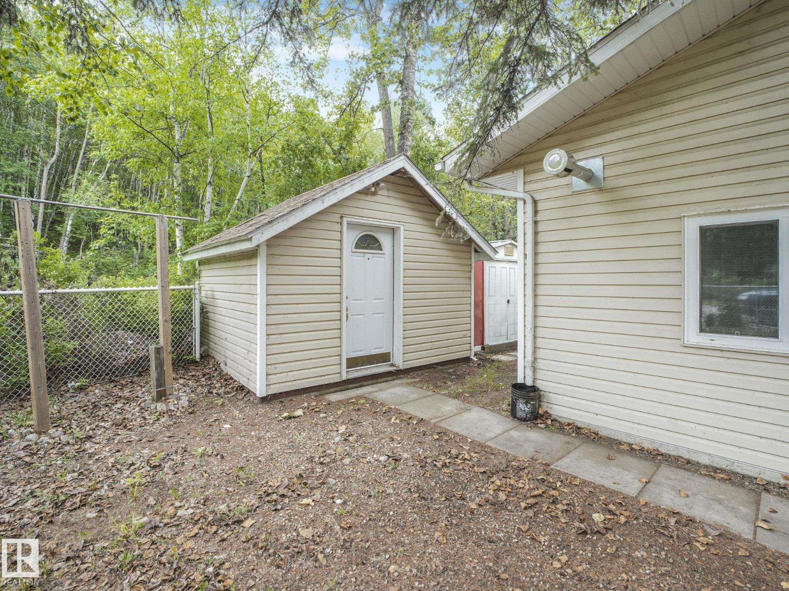 615 Ash ST NW - 20